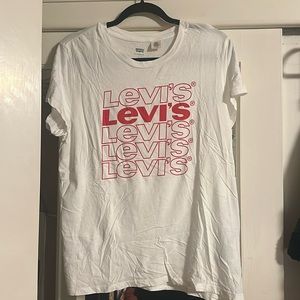 Levi’s graphic tshirt